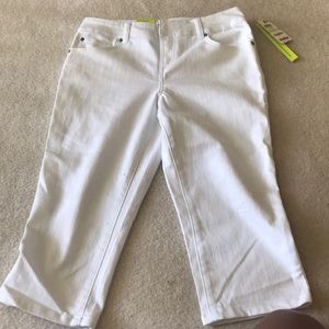 white denim capris